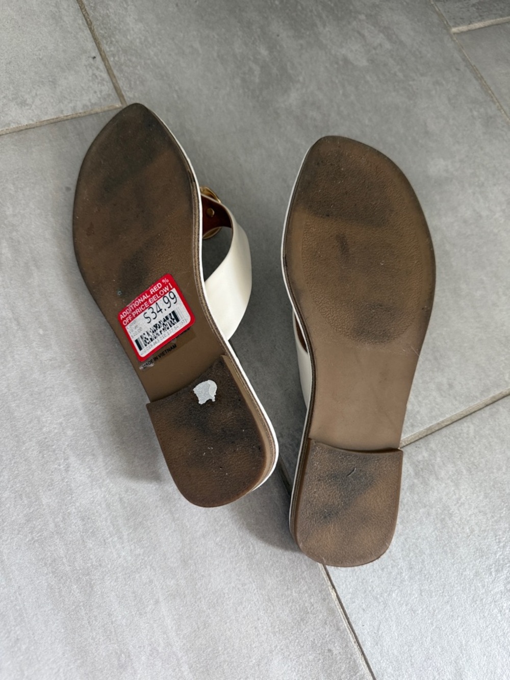 DV by Dolce Vita White Leather Toe-Post Sandals with Gold Ornament - Picture 3 of 4